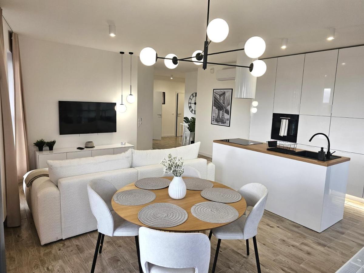 Urban Apartments Luxury Skyline Sokolska Towers 30A, 2 Free Garages, Gym & Sauna, Self Check-In Катовице Экстерьер фото