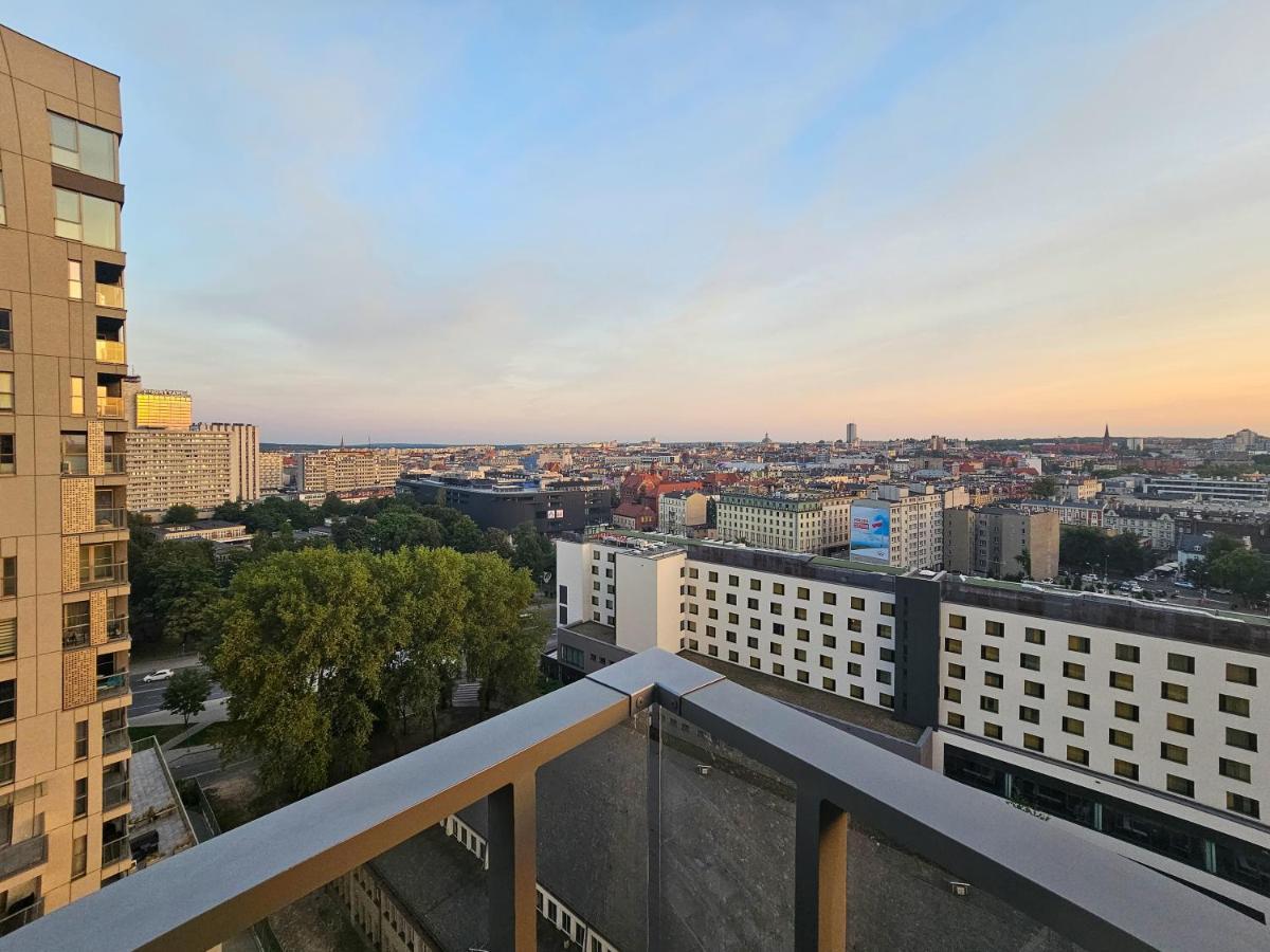 Urban Apartments Luxury Skyline Sokolska Towers 30A, 2 Free Garages, Gym & Sauna, Self Check-In Катовице Экстерьер фото