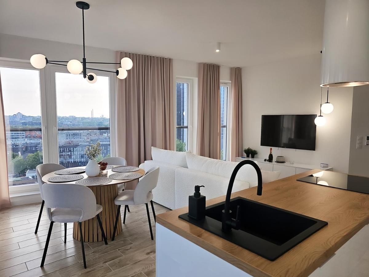 Urban Apartments Luxury Skyline Sokolska Towers 30A, 2 Free Garages, Gym & Sauna, Self Check-In Катовице Экстерьер фото