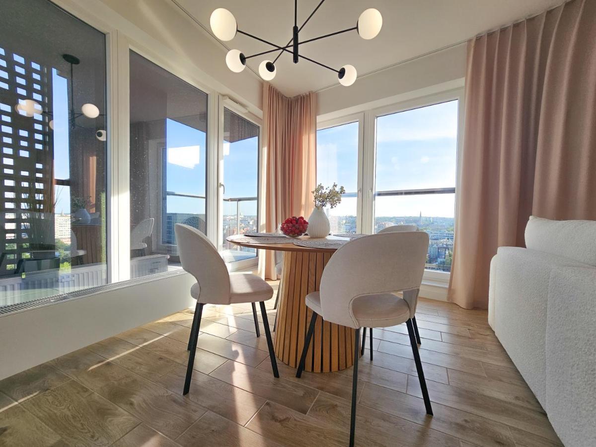 Urban Apartments Luxury Skyline Sokolska Towers 30A, 2 Free Garages, Gym & Sauna, Self Check-In Катовице Экстерьер фото